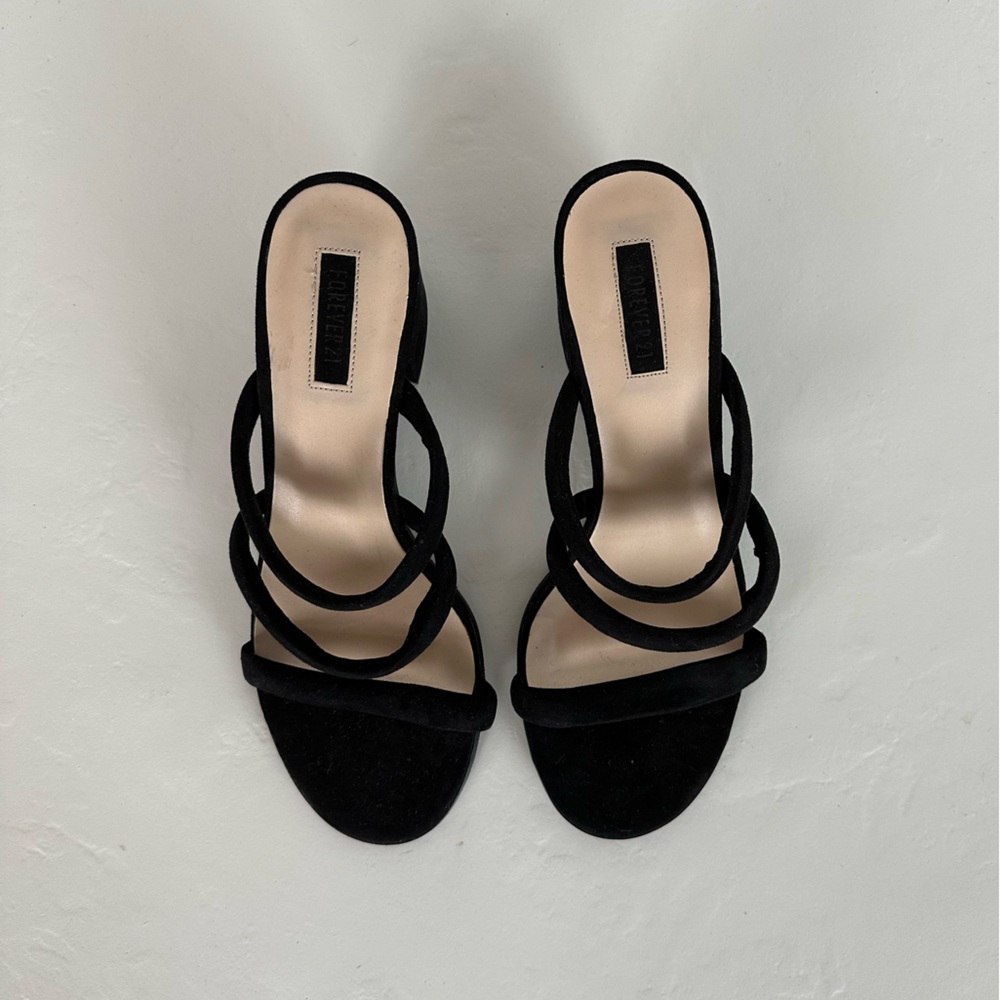 Forever 21 Black Strappy Sandals | Size 8
